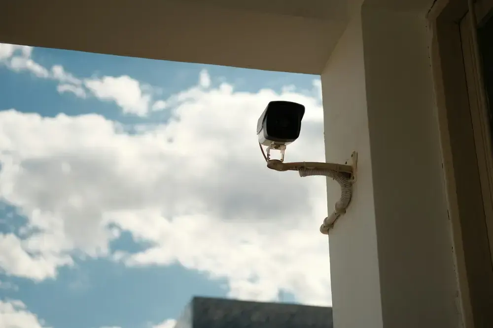Telecamere in condominio e sul lavoro: cosa dice davvero il GDPR